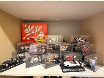 Lotto grandi moto da competizione 35 pezzi