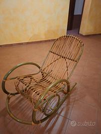 Sedia a dondolo in vimini