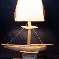 lampada artistica in legno spiaggiato