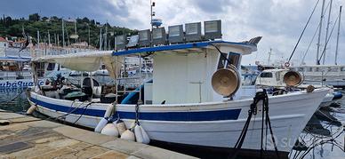 Peschereccio - barca da pesca grande