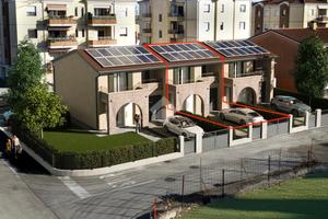 VILLA A SCHIERA CENTRALE A CEGGIA