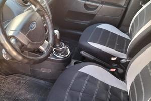 Auto Ford Fiesta