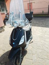 Piaggio Fly 150