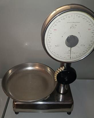 bilancia vintage da negozio 