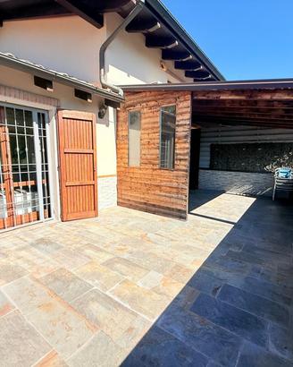 FP-857 BILOCALE SU DUE LIVELLI CON TERRAZZO e 2 BA