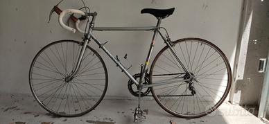 Bicicletta da corsa vicini epoca eroica