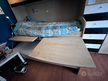 LETTO A CASTELLO + SCRIVANIA ESTRAIBILE