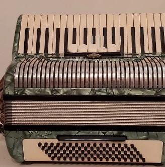 Fisarmonica 80 bassi