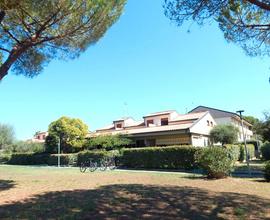Villetta a schiera, con corte esclusiva e veranda