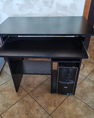 scrivania per PC con sedia