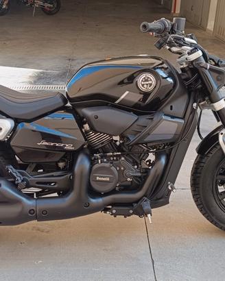 Benelli Leoncino Bobber 400