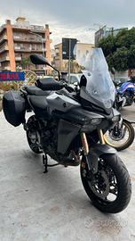 Yamaha Tracer 9 GT ( cambio standard )