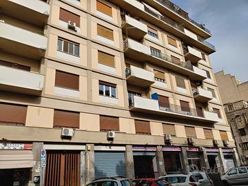 4 Vani pressi Dante/p.zza Camporeale