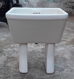 Lavatoio in ceramica