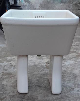 Lavatoio in ceramica