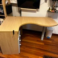 Scrivania angolare IKEA con 3 cassetti