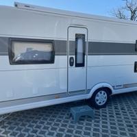 Caravan Hobby De Luxe 515UHK