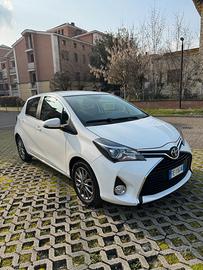 Toyota Yaris 1.0 VVT-i 72 CV-2016 con telecamera