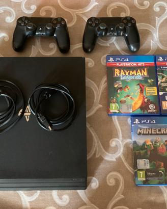 PlayStation 4 Pro (1 TB) + 3 Giochi