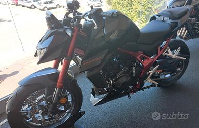 Honda Hornet CB 750 E-CLUTCH