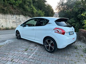 Peugeot 208 gti