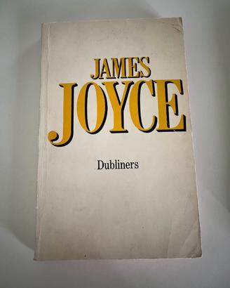 Libro in inglese di James Joyce