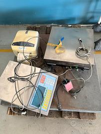 Bilancia con pedana etichettatrice