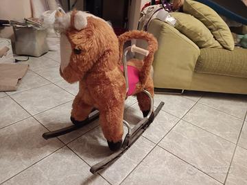 cavallo a dondolo