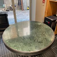 TAVOLO TONDO PIANO IN MARMO STRUTTURA IN FERRO