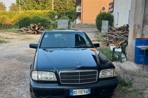 Mercedes 220