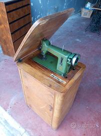 Macchina da cucire da collezione modello Shelter