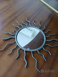 Specchio a forma di sole in ferro battuto