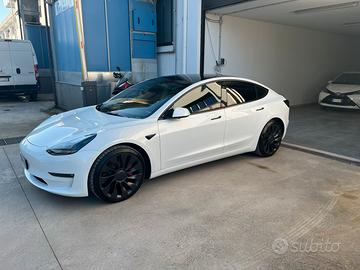 TESLA MODEL 3 PERFORMANCE