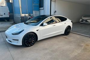 TESLA MODEL 3 PERFORMANCE