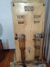 distributore di olio vintage da collezionismo