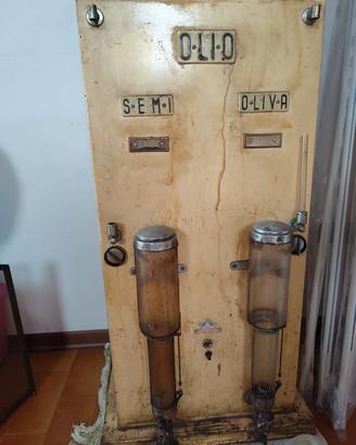 distributore di olio vintage da collezionismo