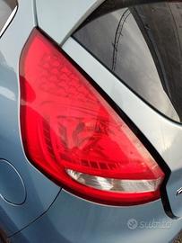 Fanale posteriore sinistro FORD FIESTA del 2010
