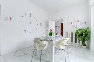 4 LOCALI A REGGIO NELL'EMILIA