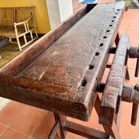 Banco da falegname antico in legno restaurato