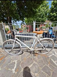 Bicicletta Monte Carlo bianca 
