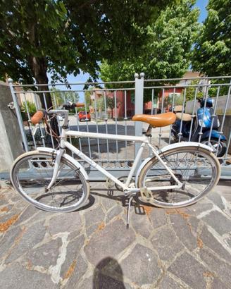 Bicicletta Monte Carlo bianca 