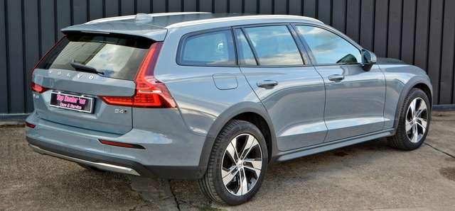Volvo V60 Cross Country 2.0 b4 Ultimate AWD auto