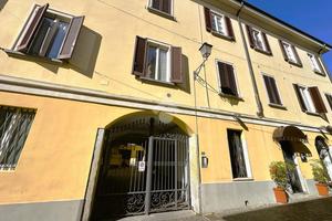 MONOLOCALE A VIMERCATE