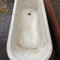 Vasca da bagno con piedini leone