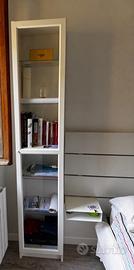 Vetrinetta libreria bianca con ripiani in vetro