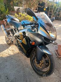 Kawasaki ninja zx6r 