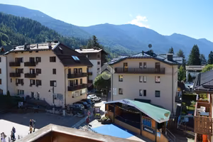 4 LOCALI A PINZOLO