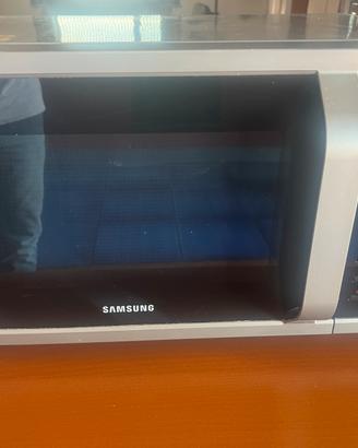 Micronde multifunzionale SAMSUNG
