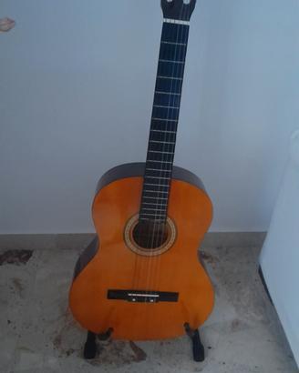 Chitarra classica e supporto.