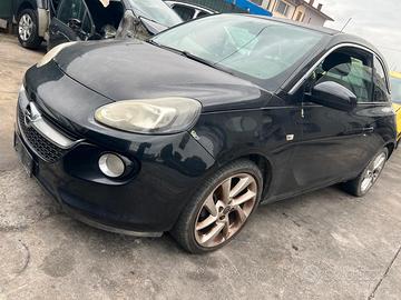 Disponibili ricambi usati Opel Adam anno 2013.